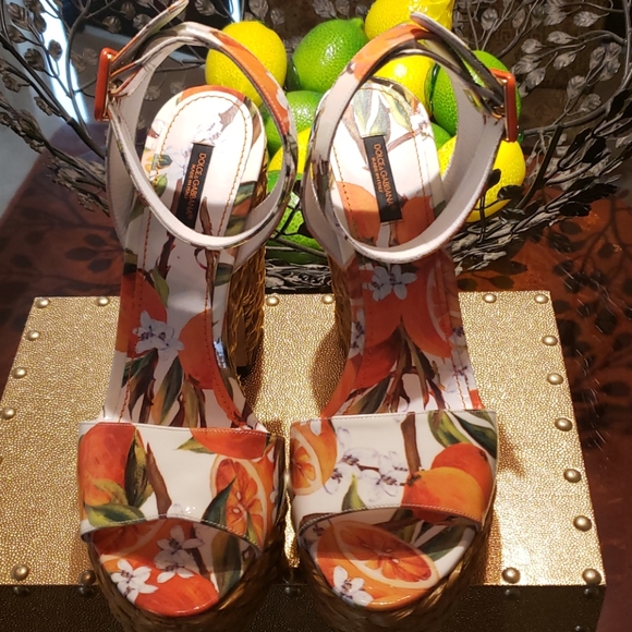 Dolce and Gabbana - Picture 2 of 16